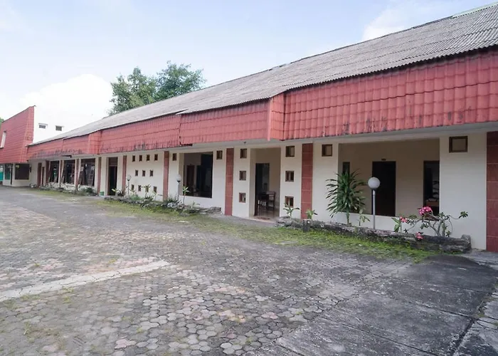 RedDoorz near Kampus 3 UTY Yogyakarta Hotel