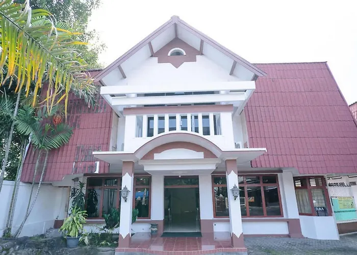 RedDoorz near Kampus 3 UTY Yogyakarta Hotel